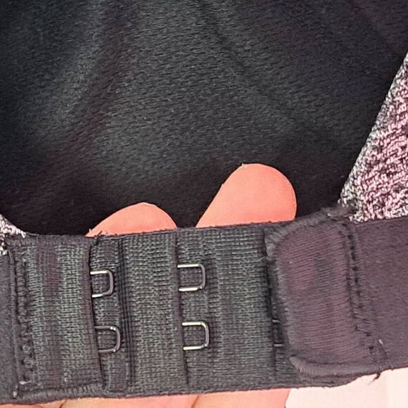 Victoria's Secret Women's Sports Bra VSX Gray Underwire Racerback size 32D - Picture 8 of 8